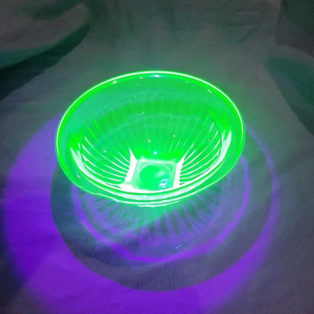 Vtg Green Vaseline Uranium Glass Turned Rim Ribbed 6 in Mixing Bowl Nesting